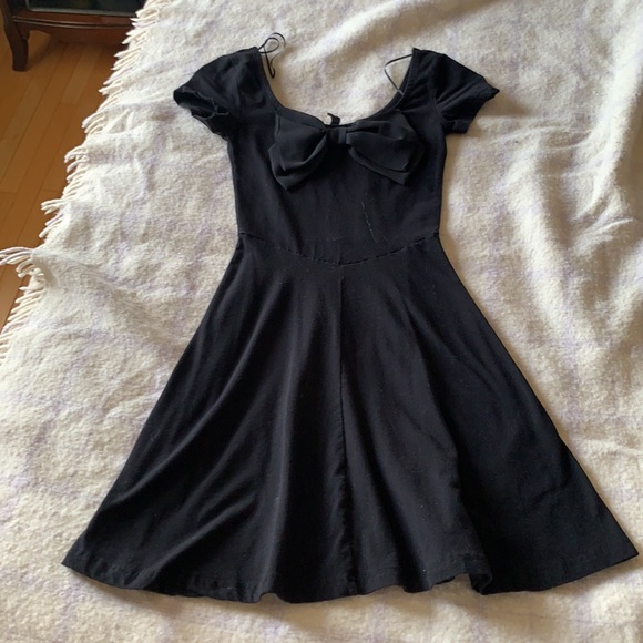 4 black dresses - Picture 4 of 6